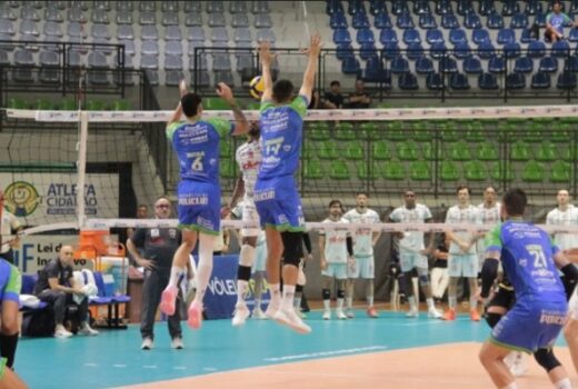 Vôlei São José leva virada em confronto direto 4