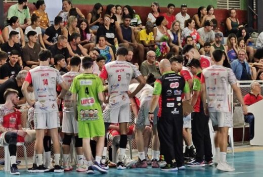 Vôlei Pinda fica a uma vitória do título do sub-21 13