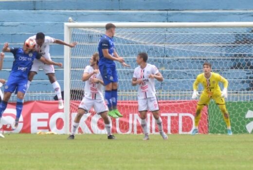 São José fica sem caminhos e empata em casa 8