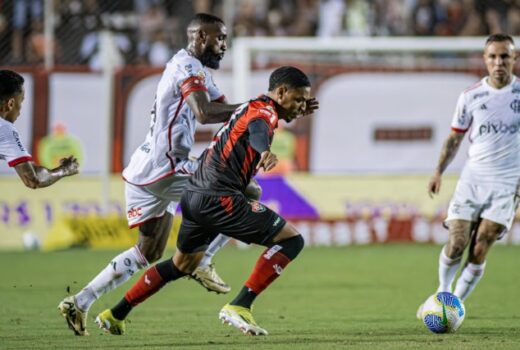 São José anuncia atacante promissor do Vitória 10