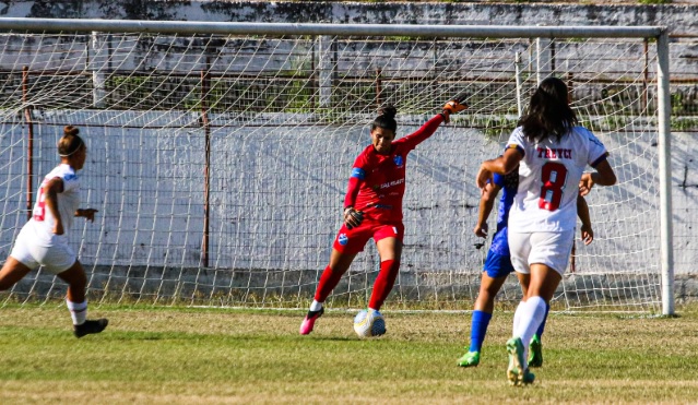 Taubaté feminino garante base no elenco 1