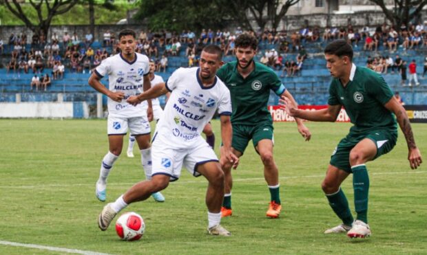 Taubaté sai da Copinha e Guará tem decisão 1