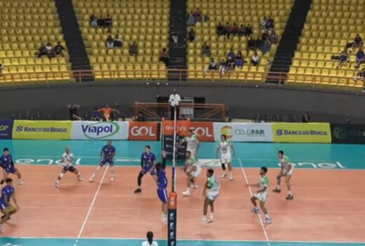 Vôlei joseense volta a vencer e mantém esperanças 12