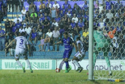 São José perde outra na estreia de técnico 4