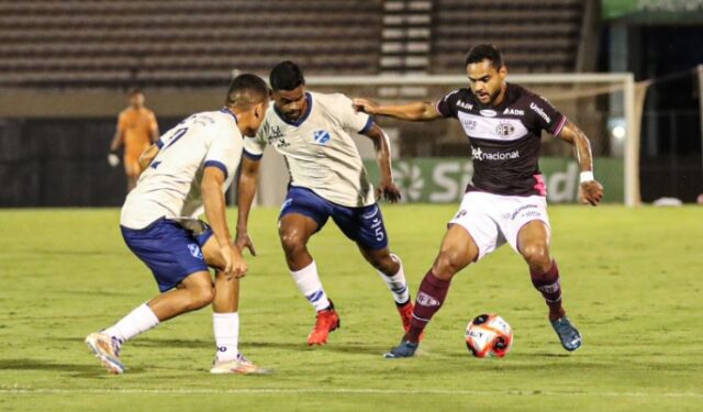 Taubaté ataca no Joaquinzão para voltar a vencer 1