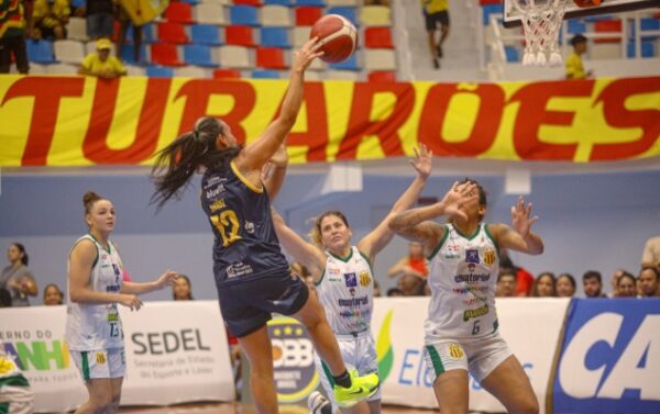 Basquete feminino joseense perde para o líder 1