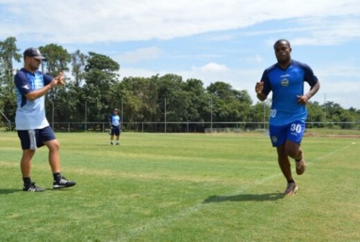 São José acerta permanência de centroavante 3
