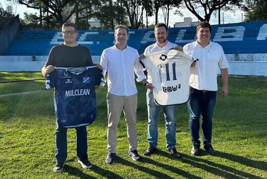 Taubaté apresenta o técnico para a Copa Paulista 4