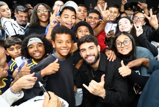 Yuri Alberto é homenageado em sua cidade 9