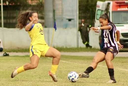 São José leva outra goleada e fica pendurado 4