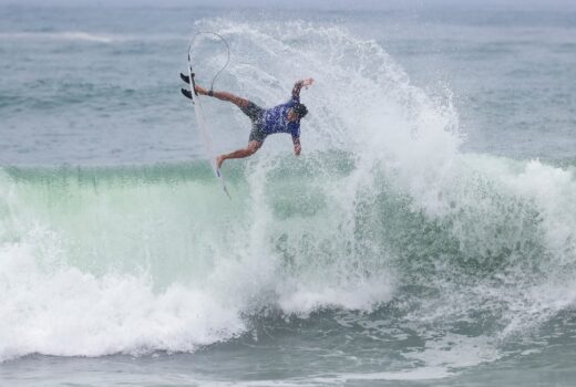 Surfe em Ubatuba teve dia de manobras aéreas 3