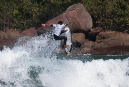 Surfe destaca competidores da casa em Ubatuba 4