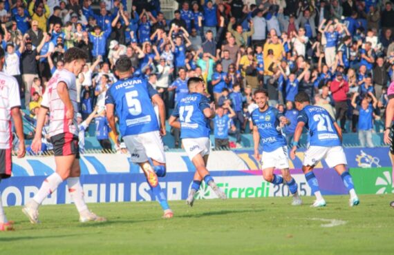 São José emplacou a quarta vitória em quatro jogos 1