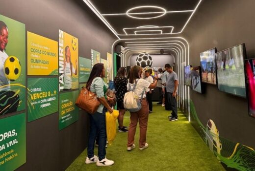 Futebol feminino tem exposição e jogo no domingo 8