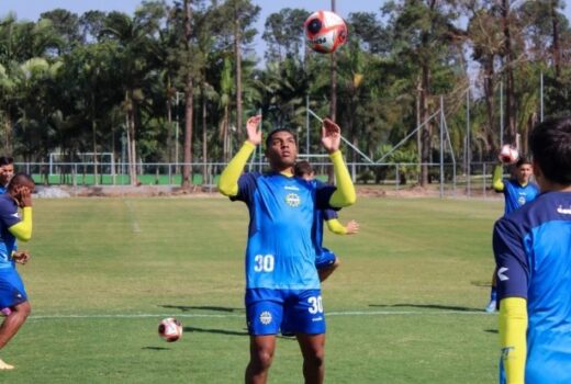 São José tem dois contratados e punição severa 7