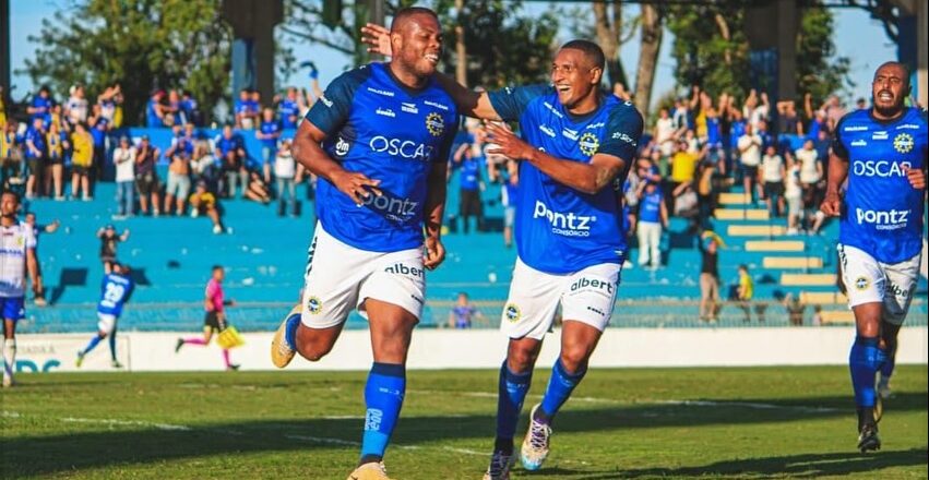 São José completa treinos e perde um dos goleiros 1