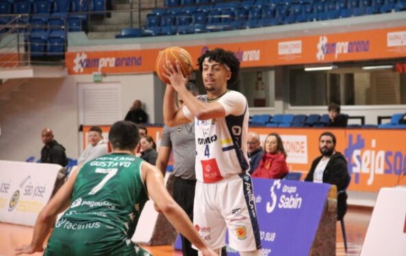 São José Basketball vira playoff e vai às semifinais 1