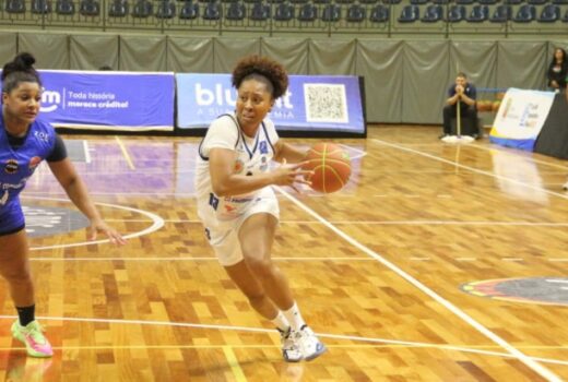 São José perde e adversário cola na classificação 2