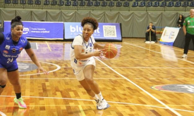 São José perde e adversário cola na classificação 1