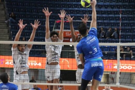 São José perde para o líder na primeira em casa 3