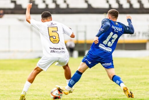 São José joga mal e abre mata-mata com derrota 8