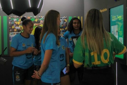 São José feminino visita caravana após goleada 3