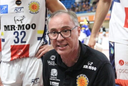 Basquete joga após inesperada troca de técnico 3