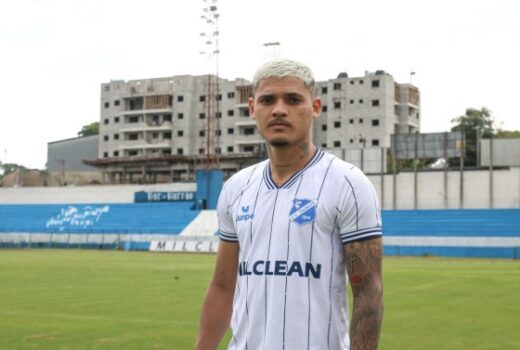 Taubaté anuncia atacante de três desafios no ano 7