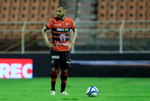 Taubaté anuncia lateral ao abrir pré-temporada 13