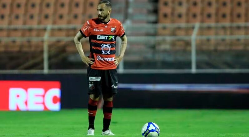 Taubaté anuncia lateral ao abrir pré-temporada 1