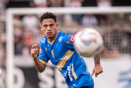 São José contrata lateral e apresenta meia 12