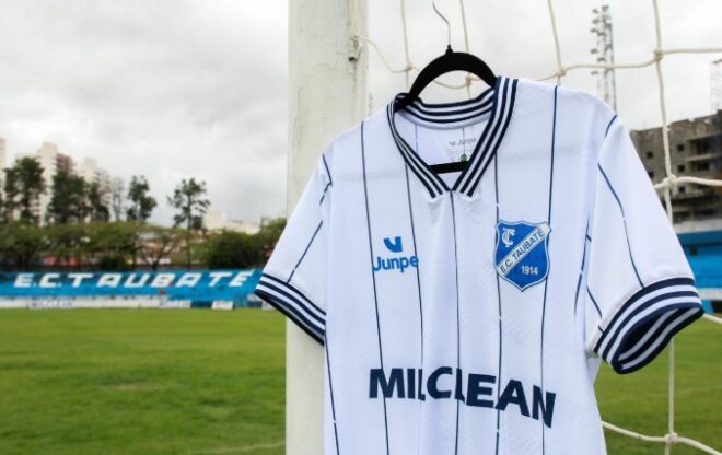 Taubaté apresenta uniformes e passaportes 3