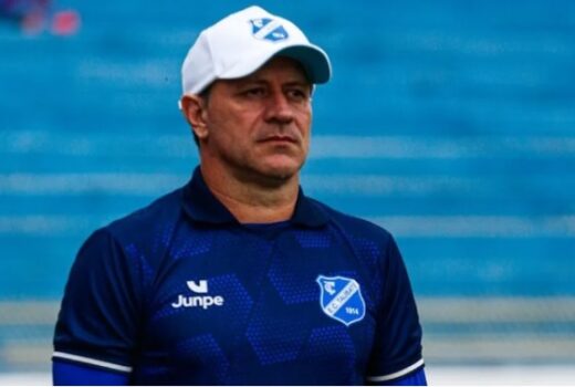 Dança de técnicos leva o do Taubaté embora 14