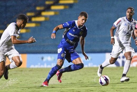 São José cede empate no fim e dispensa técnico 3