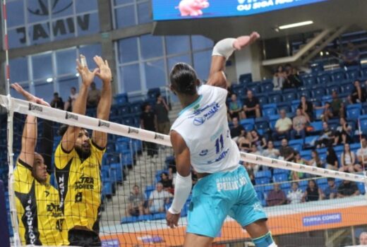Vôlei São José ficou sem chances contra o Praia 3
