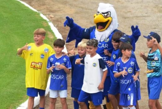 São José abre treino à torcida e prepara Copinha 20