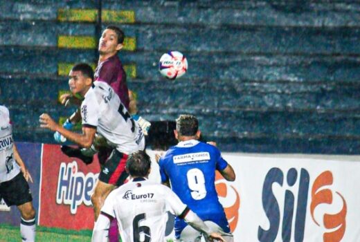 São José virou o placar contra o líder e festejou vaga 9