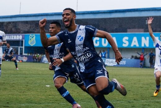 Taubaté comemora vitória expressiva e valiosa 10