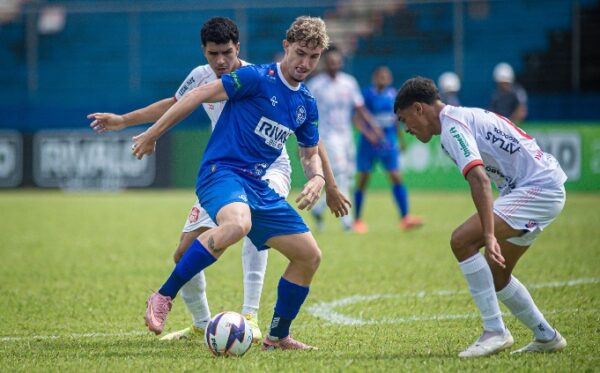 Jacareí concluiu partida suspensa por chuva 1