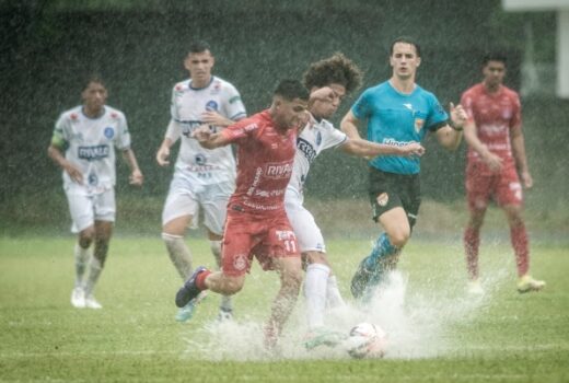 Jacareí tem jogo suspenso no intervalo por chuva 4