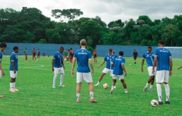 Jacareí joga para defender posição de classificação 1