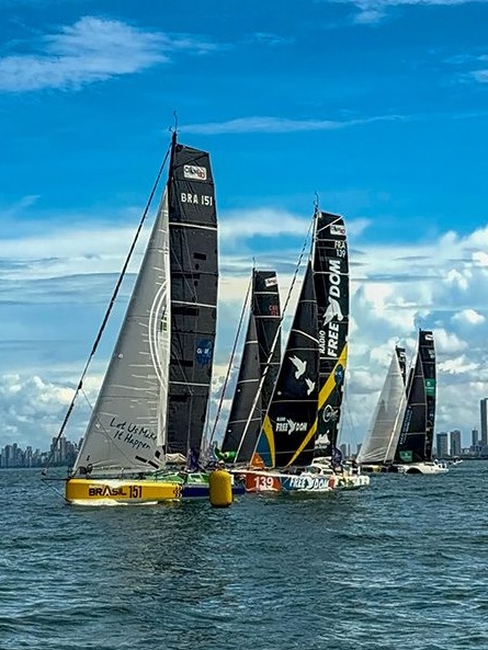 Barco brasileiro tem última etapa de volta ao mundo 3 Barco brasileiro tem última etapa de volta ao mundo 2