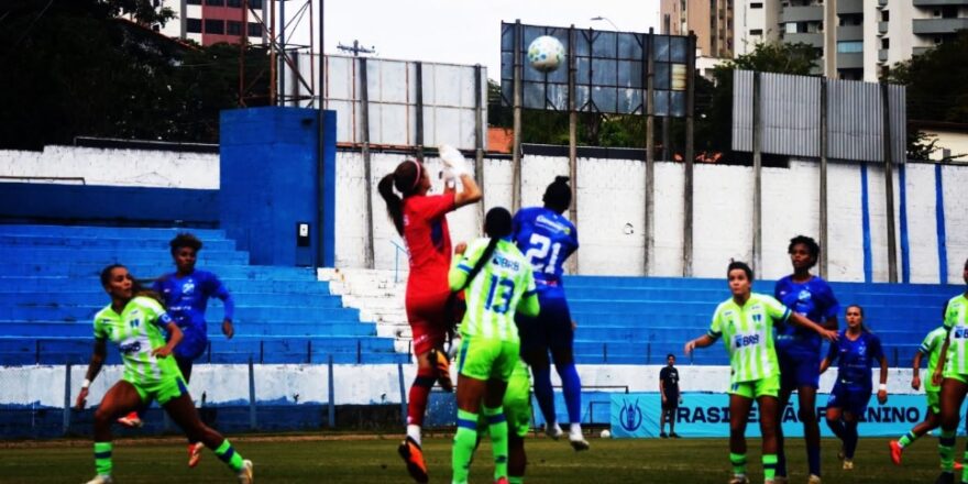 Futebol feminino da região segue em duas frentes 5