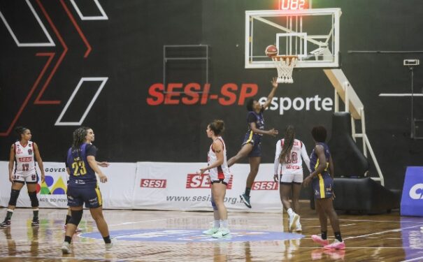 Basquete feminino perde em noite de reestreia 2