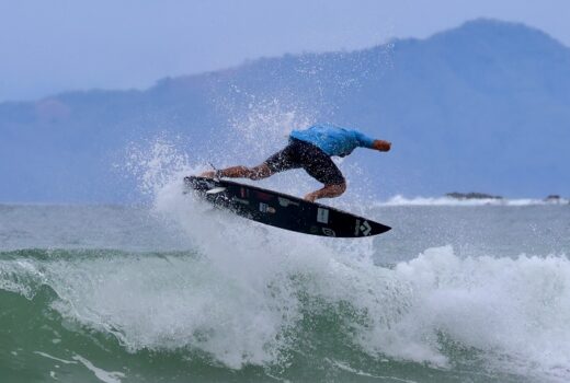 Surfistas do Litoral Norte somam para um tetra 1