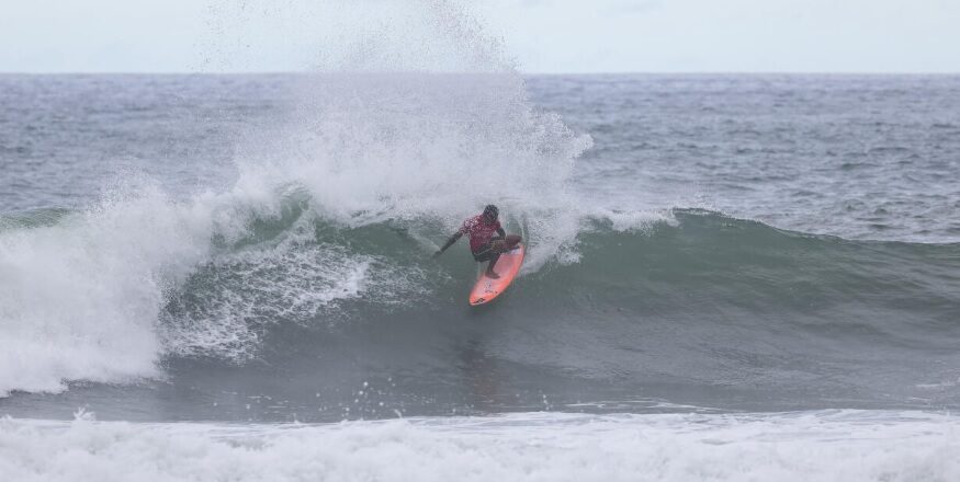 Ubatuba tem etapa de torneio do surfe internacional 7