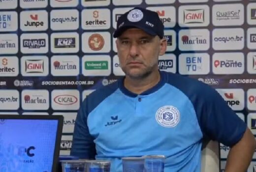 São José substitui técnico com opção questionável 4