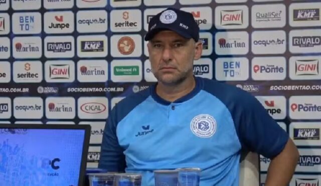 São José substitui técnico com opção questionável 2