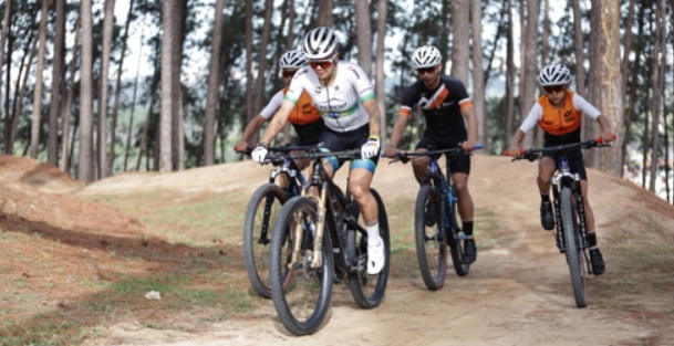Hexacampeã de mountain bike elogia pista joseense 4