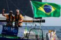 Professor de vela em Ilhabela ganha título em volta ao mundo 20